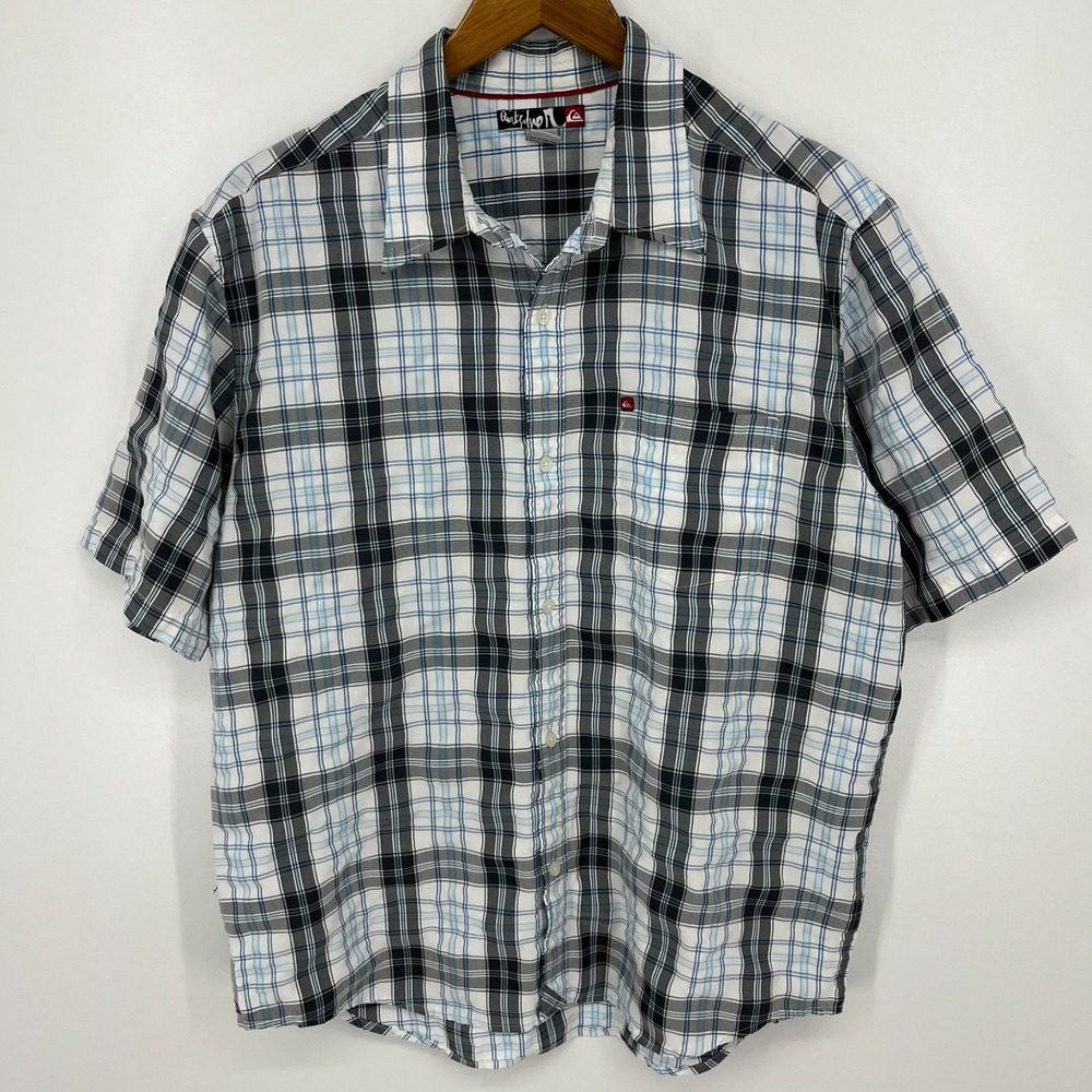 Quiksilver Short Sleeve Button‎ Shirt Men's L Gray Plaid Print Pocket Logo Vtg